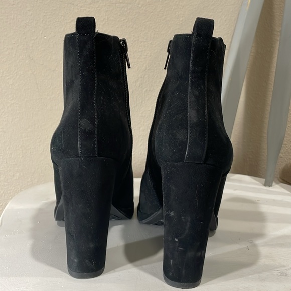 GB Ad-Mire Black Suede Platform Booties Sz 9.5 - Picture 3 of 5
